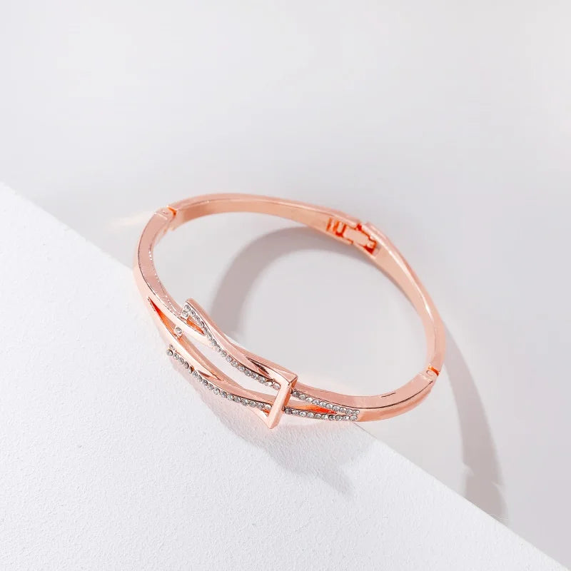 Bracelete Elegante Entrelaçado Swift