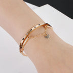 Bracelete Elegante Coração Romano
