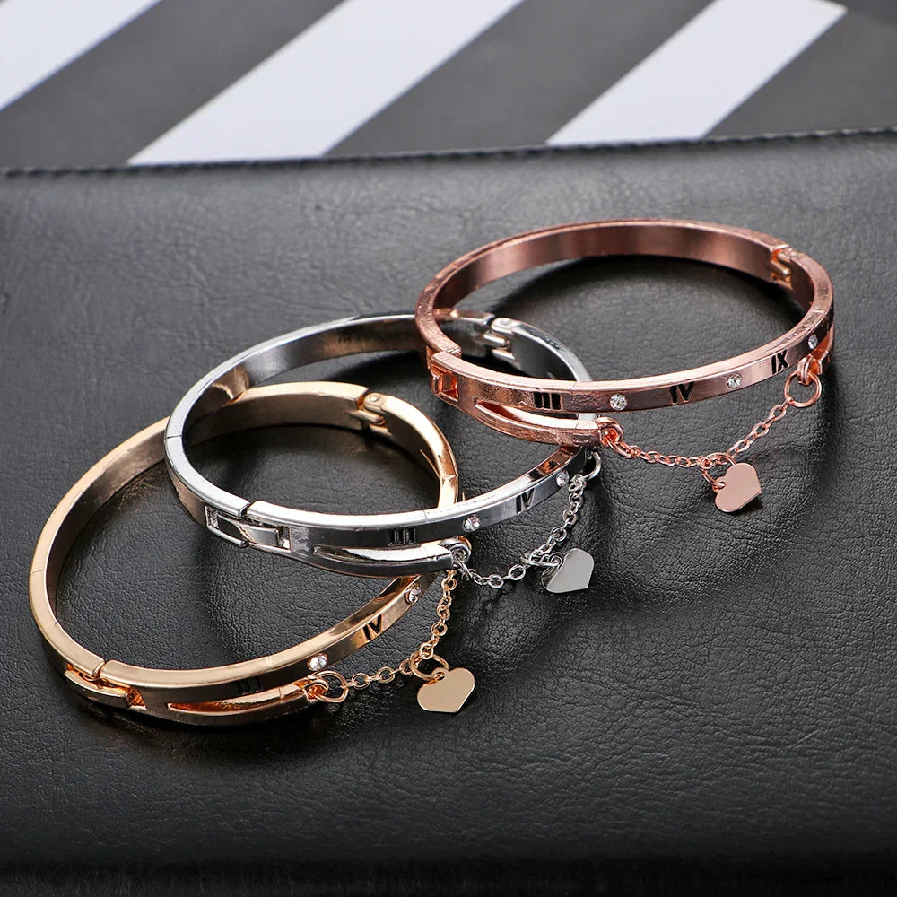 Bracelete Elegante Coração Romano