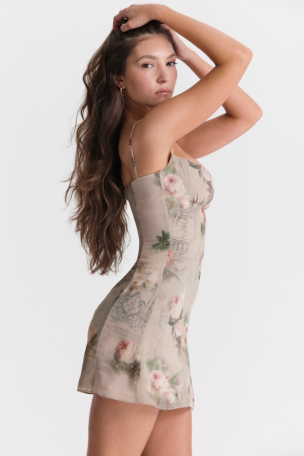 Vestido Curto Halter Giovana
