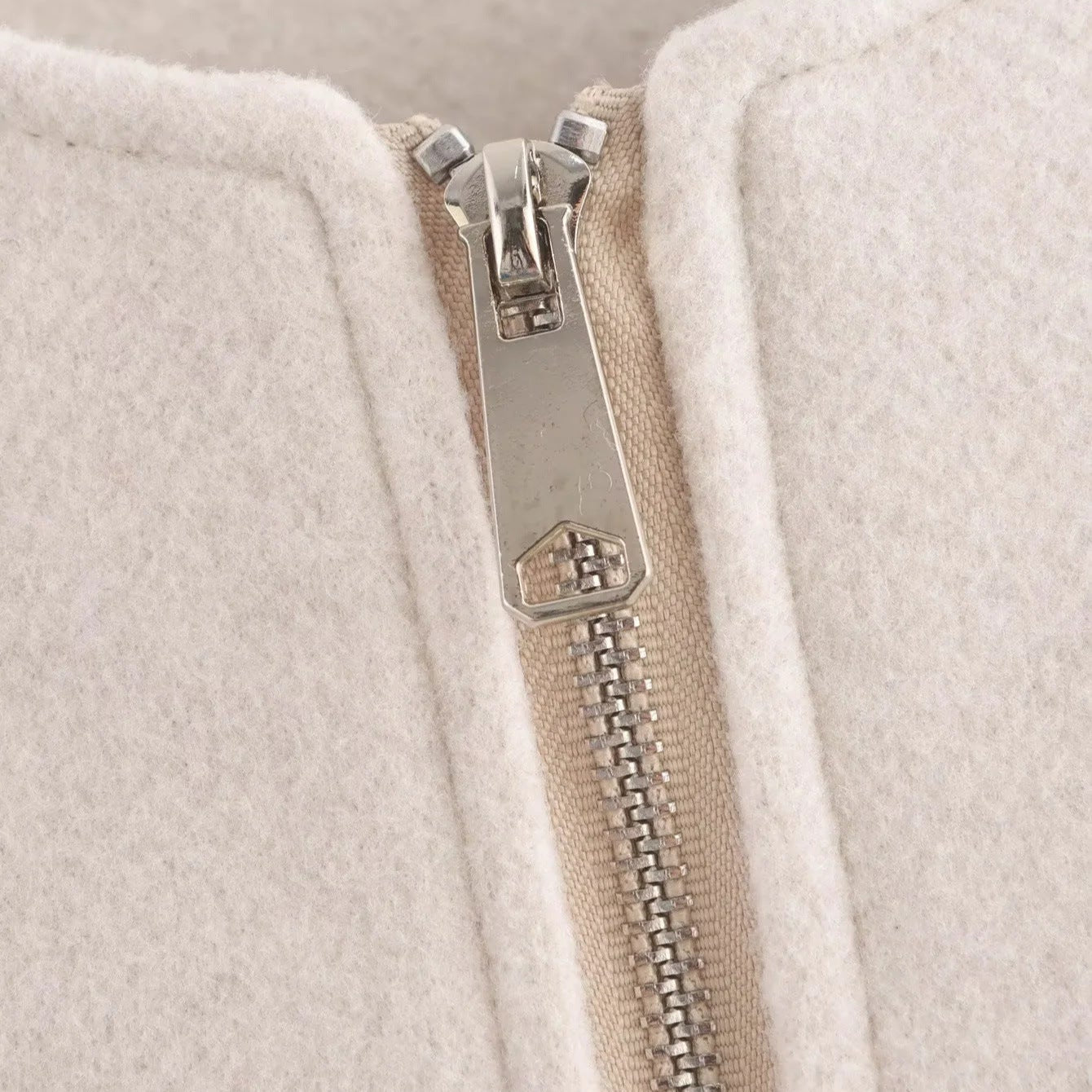 Jaqueta Elegante Cropped Samara